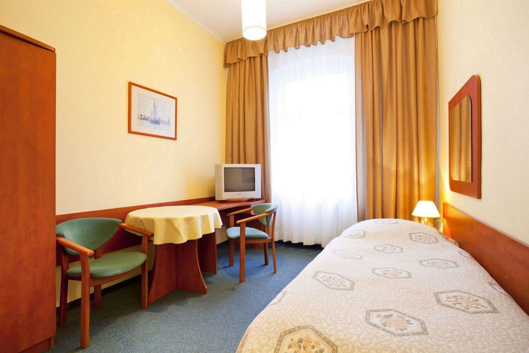 Kapitan Hotel